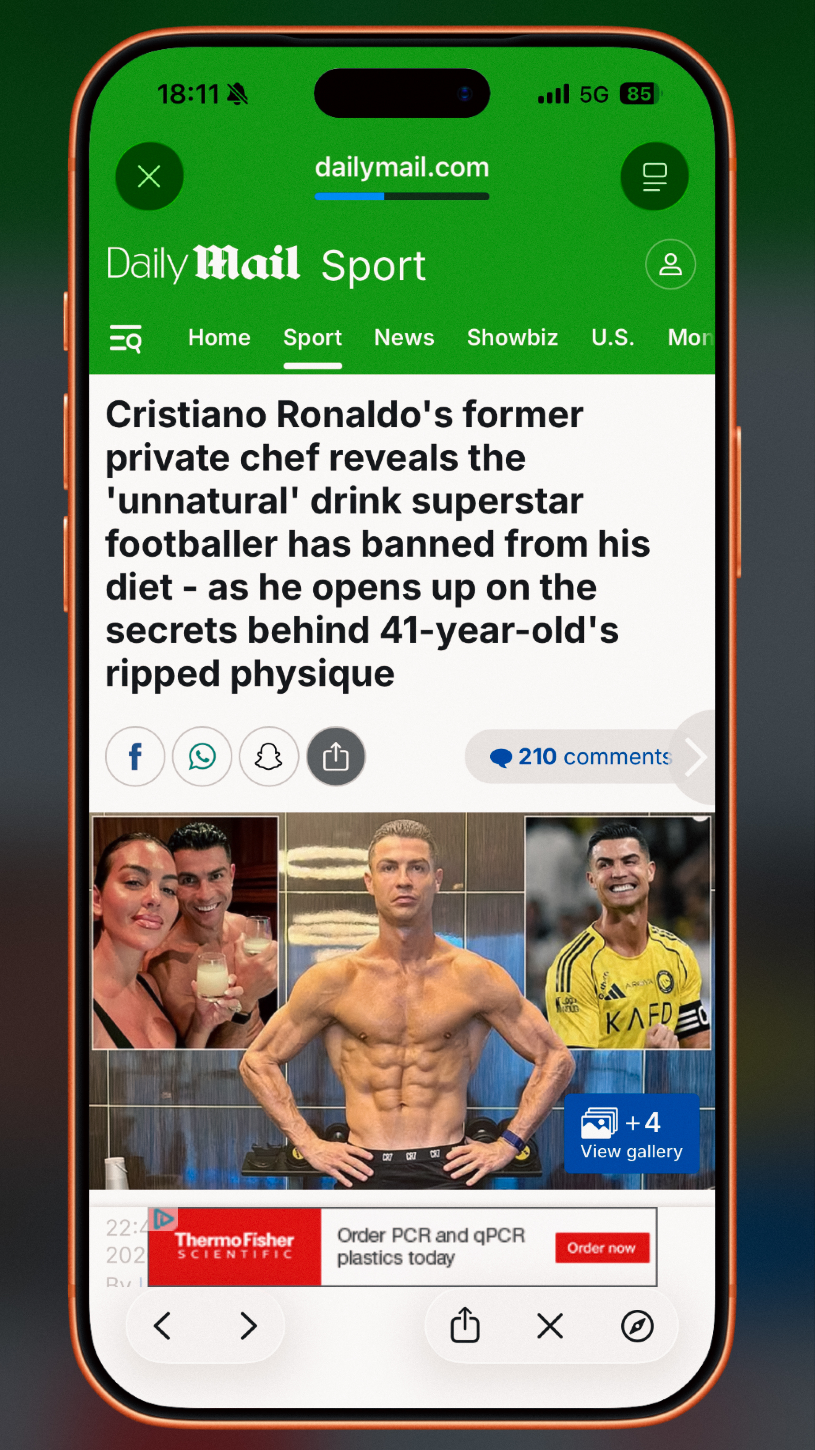 C罗认为人类喝牛奶不正常🛑 也是看了遍报道原文，，C罗说人类和牛奶不正常这句话