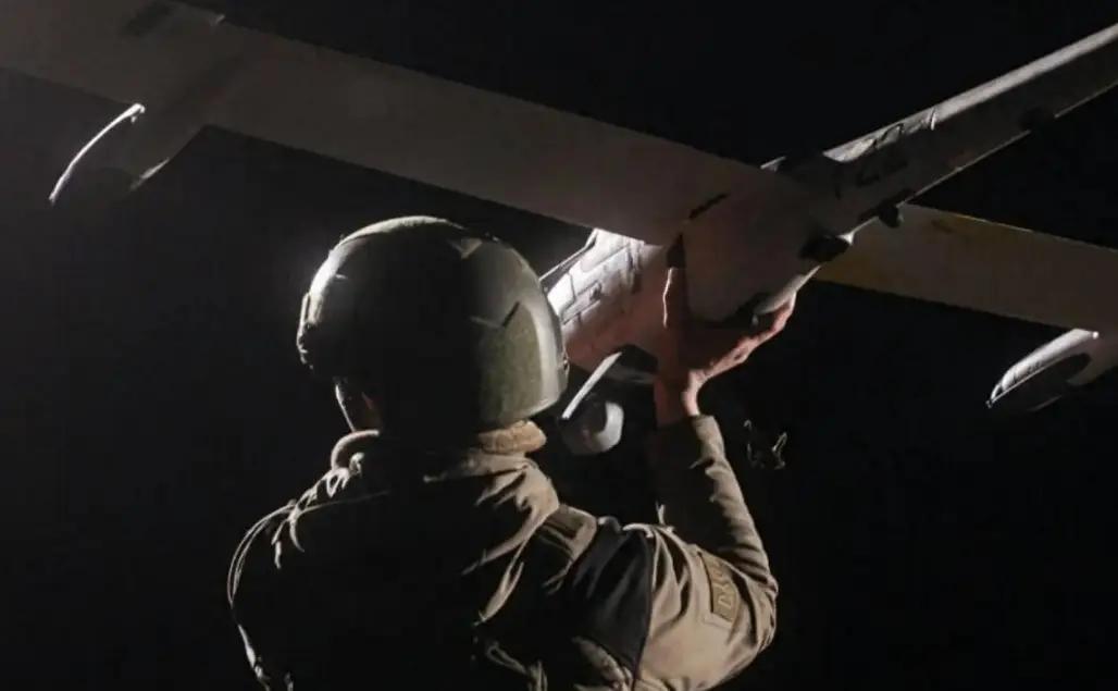 乌克兰求援造无人机，西方资金缩紧，下步战局如何变。
乌克兰外长说急需盟友打钱，准