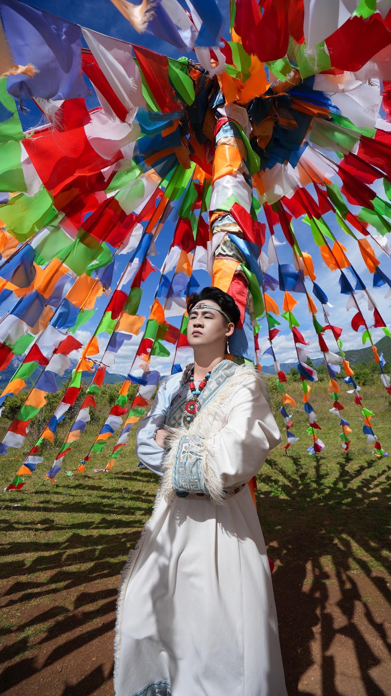 有一座城市叫丽江，有一座山叫玉龙雪山。有一种缘分叫相遇！恭喜这对马来西亚华裔兄弟