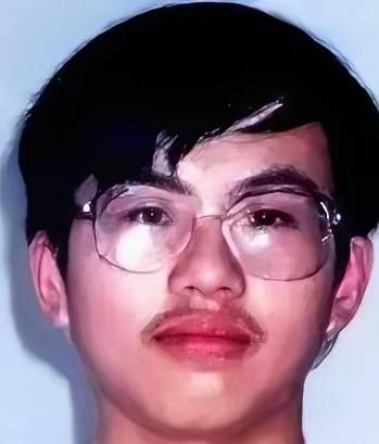 2000年，山东高考状元离奇失踪，副局父亲苦寻26年，如今怎样了？
​​这个消失