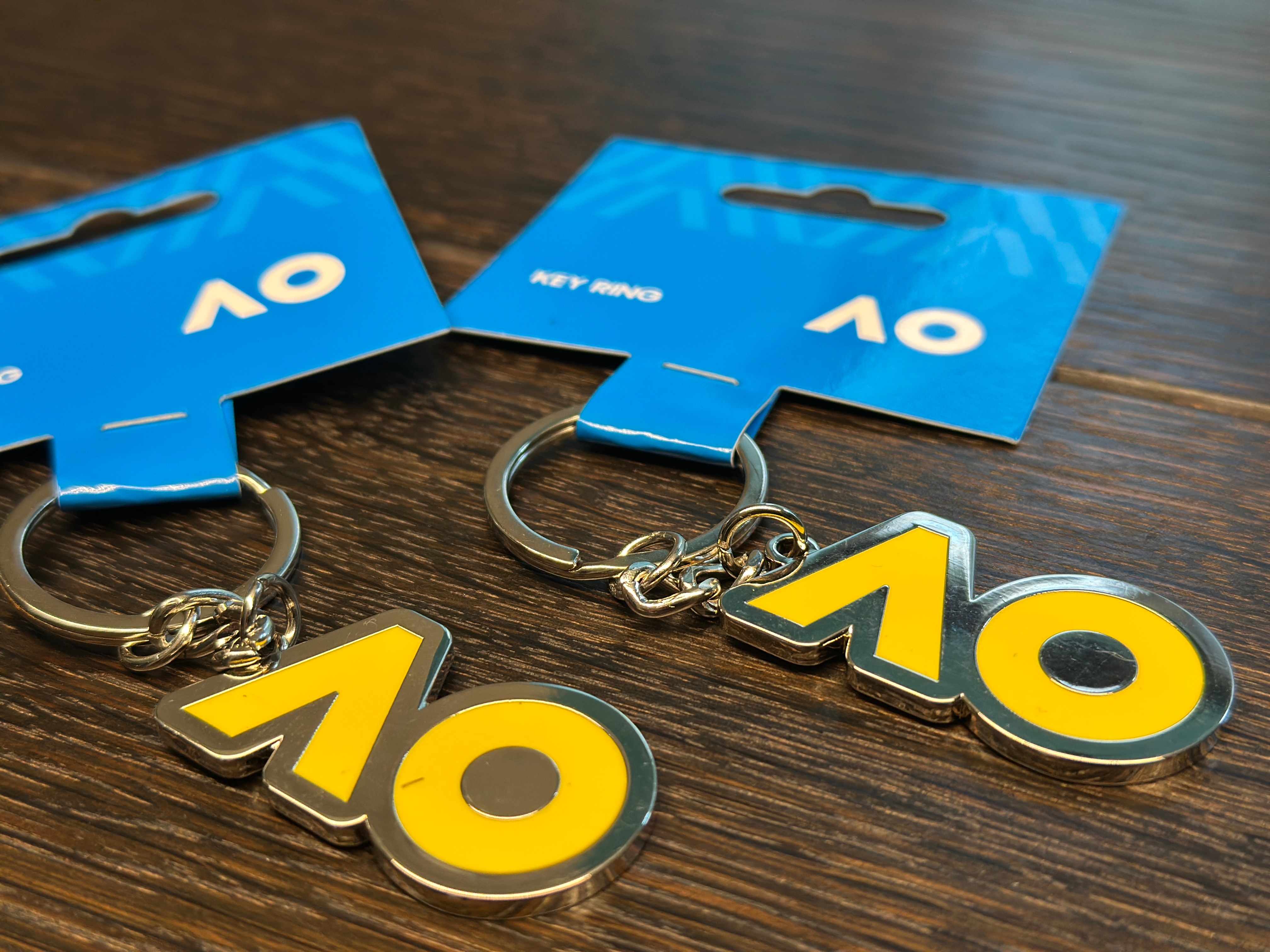 昨晚郑钦文成功复出首秀，看得大家都很振奋。尤其是她的身体状况和竞技状态，应该说甚