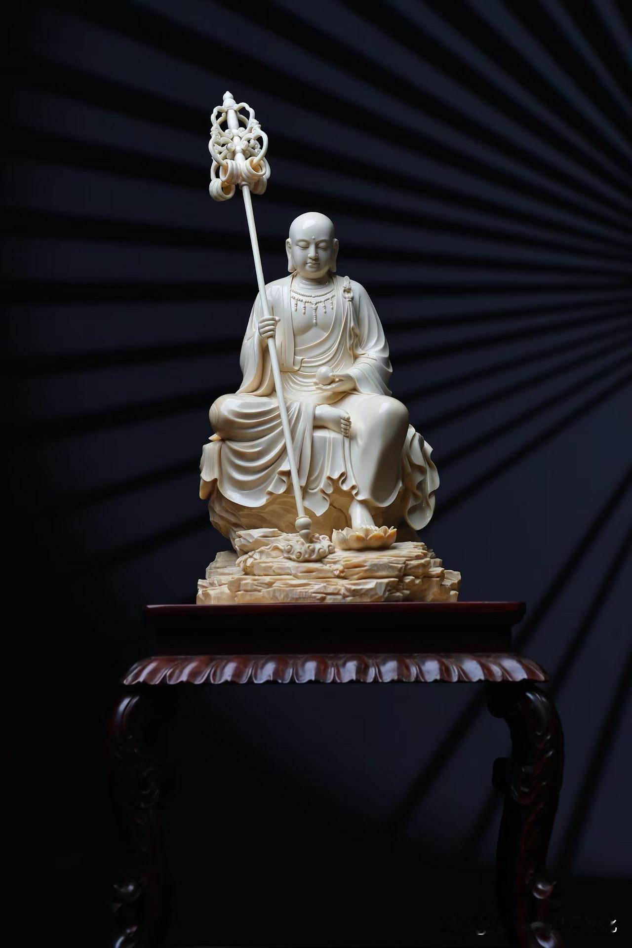 猛犸地藏王菩萨｜慈悲安寂，一念心安✨

一尊地藏造像，藏尽东方禅意与匠人匠心。