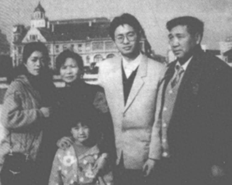 1950年毛主席以家宴款待贵客，数十年后其病重，中央发布紧急命令要求抢救，这背后