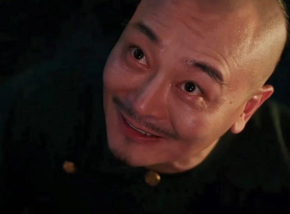 被吴樾的眼神锁定就输了看《大生意人》被吴樾眼神圈粉！王天贵那阴狠目光，抬眼间仿佛