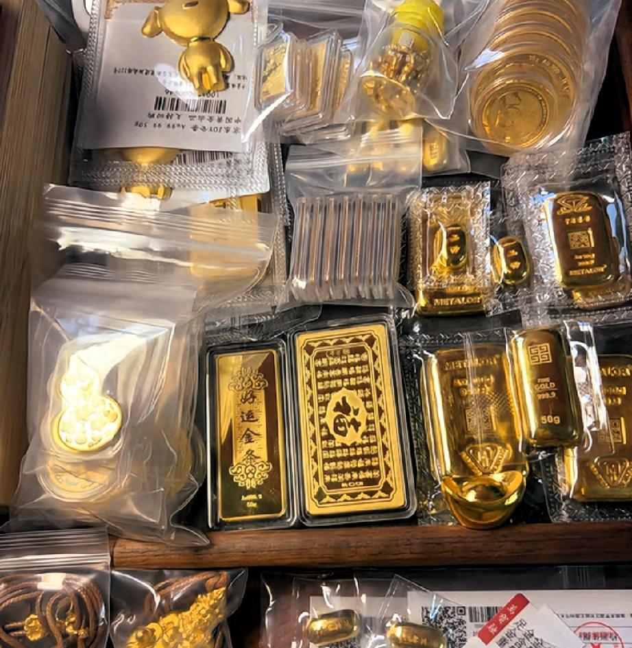 看了今天的金价，

气得我血压真早飙升了，

昨天金价还在904一克，现在已经跌