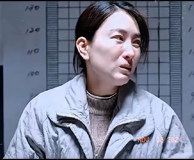 马苏在我是刑警里演的是一个普通的妇女，在市场上杀鸡为生。她的愿望也很朴实简单，希