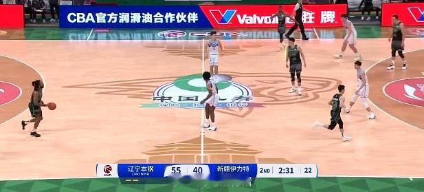新疆队现在也是一支天赋溢出的球队了，硬生生的靠球员天赋防守+终结追分，关键是还真
