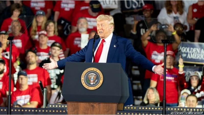 特朗普厚颜无耻地表示，美国“已经不再是个笑话”——但已经沦为另一个笑话了！
特朗