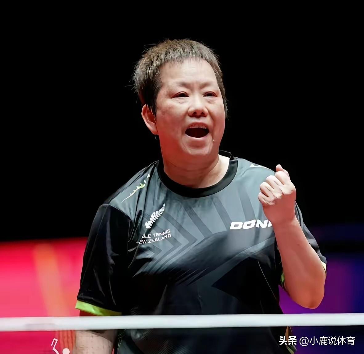 64岁老将上场打球真就只剩情怀可言吗？
 
这次澳门世界杯赛场，出现了一个让人意