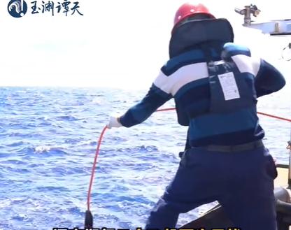 最近又发生了日方上门挑衅的离谱事：咱们科考船安安稳稳在海上做正常科研，日本海上保