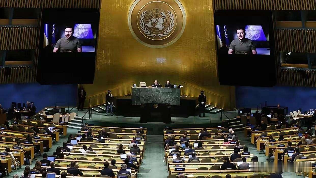 泽连斯基在联合国大会上讲了，要去袭击莫斯科，要那里的领导人钻防空洞，声称这样可以
