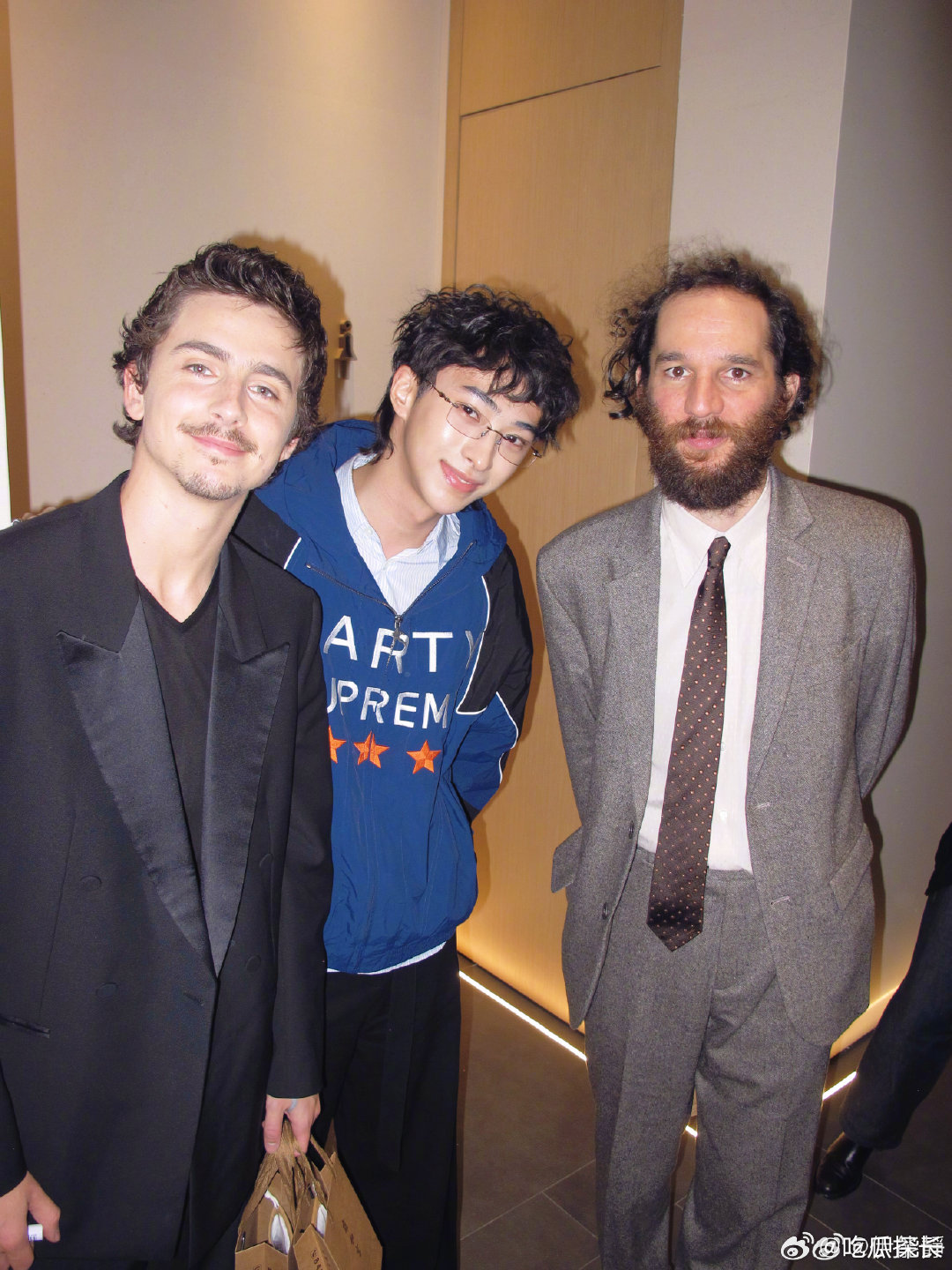 伊能静晒恩利甜茶合照伊能静晒恩利与甜茶合照 伊能静晒恩利与甜茶合照，这是什么神仙