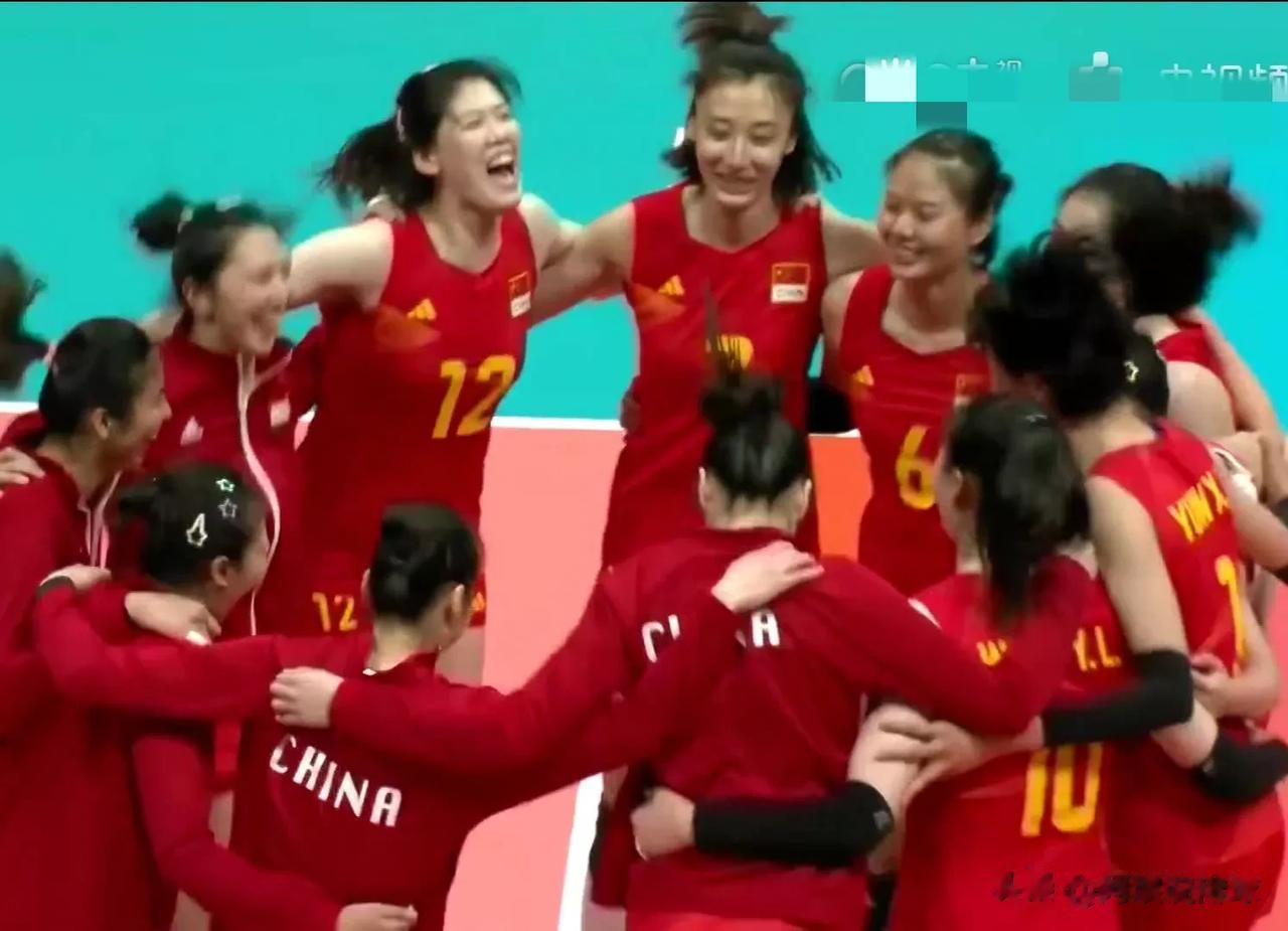 [烟花]中国女排3：0战胜泰国女排进入亚运会女排决赛
本场比赛，李盈莹发挥了进攻