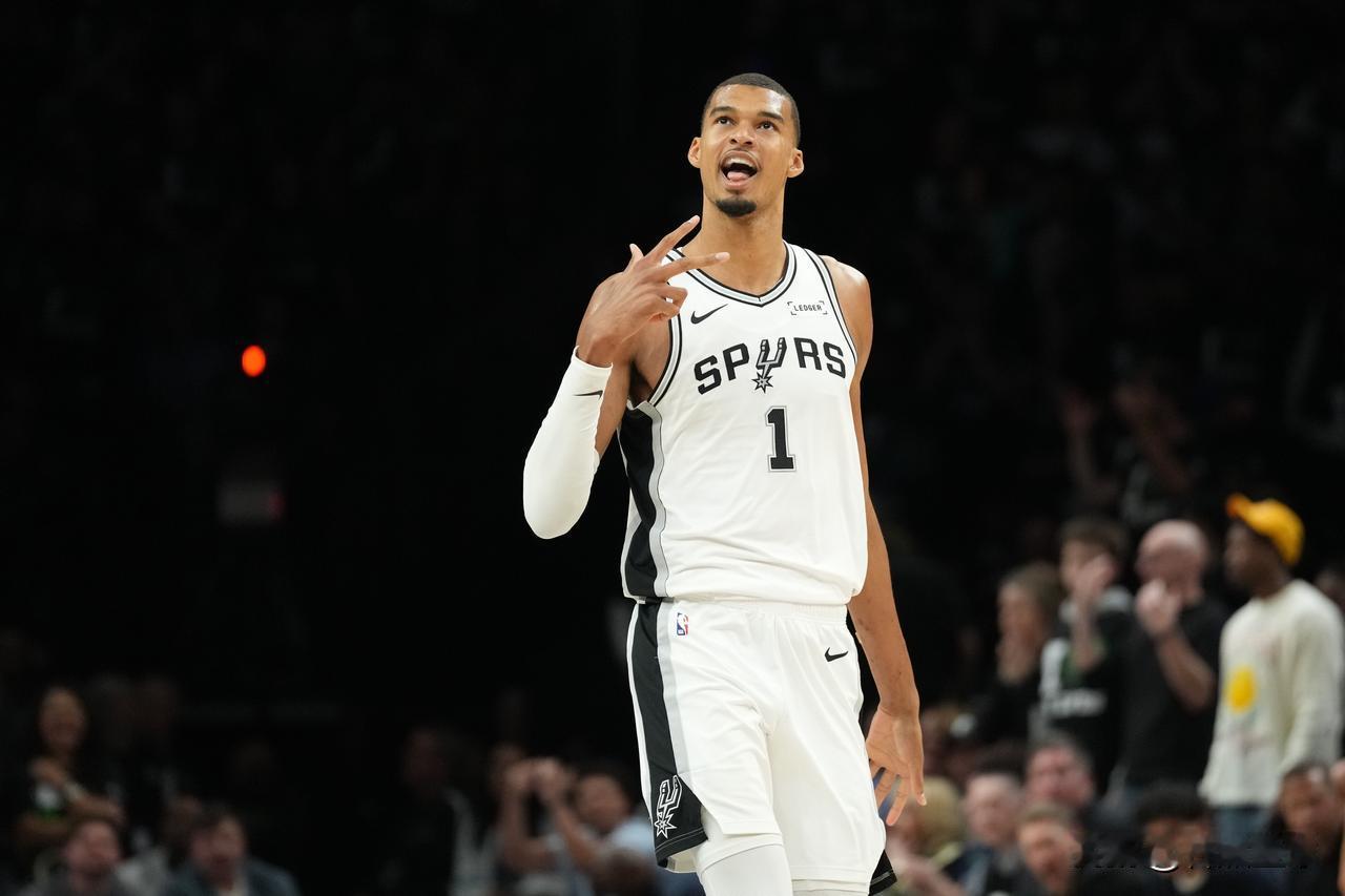 外星人时代！随着今天马刺队在NBA西部决赛揭幕战中经过双加时122-115力克卫