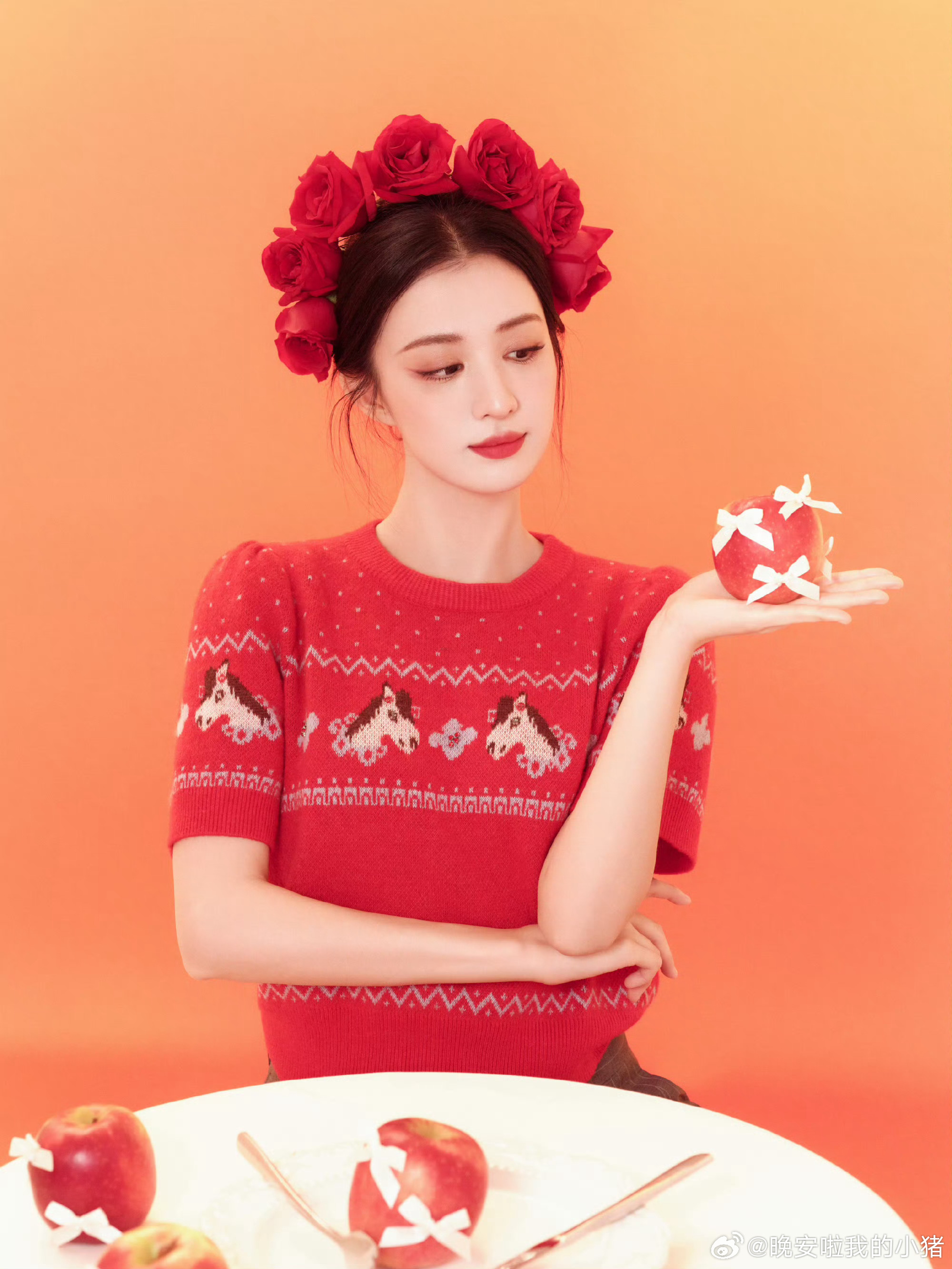 王楚然元宵写真大片，鲜花美人