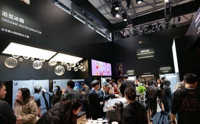 中国制造再次刷新老外眼界，外国网友在网上炸锅：洗碗机为什么连小龙虾都能洗？

去