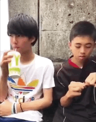 时代峰峻辟谣朱志鑫苏新皓恋情 我笑的啊，我的第一反应是，这是能官方放在台面上说的