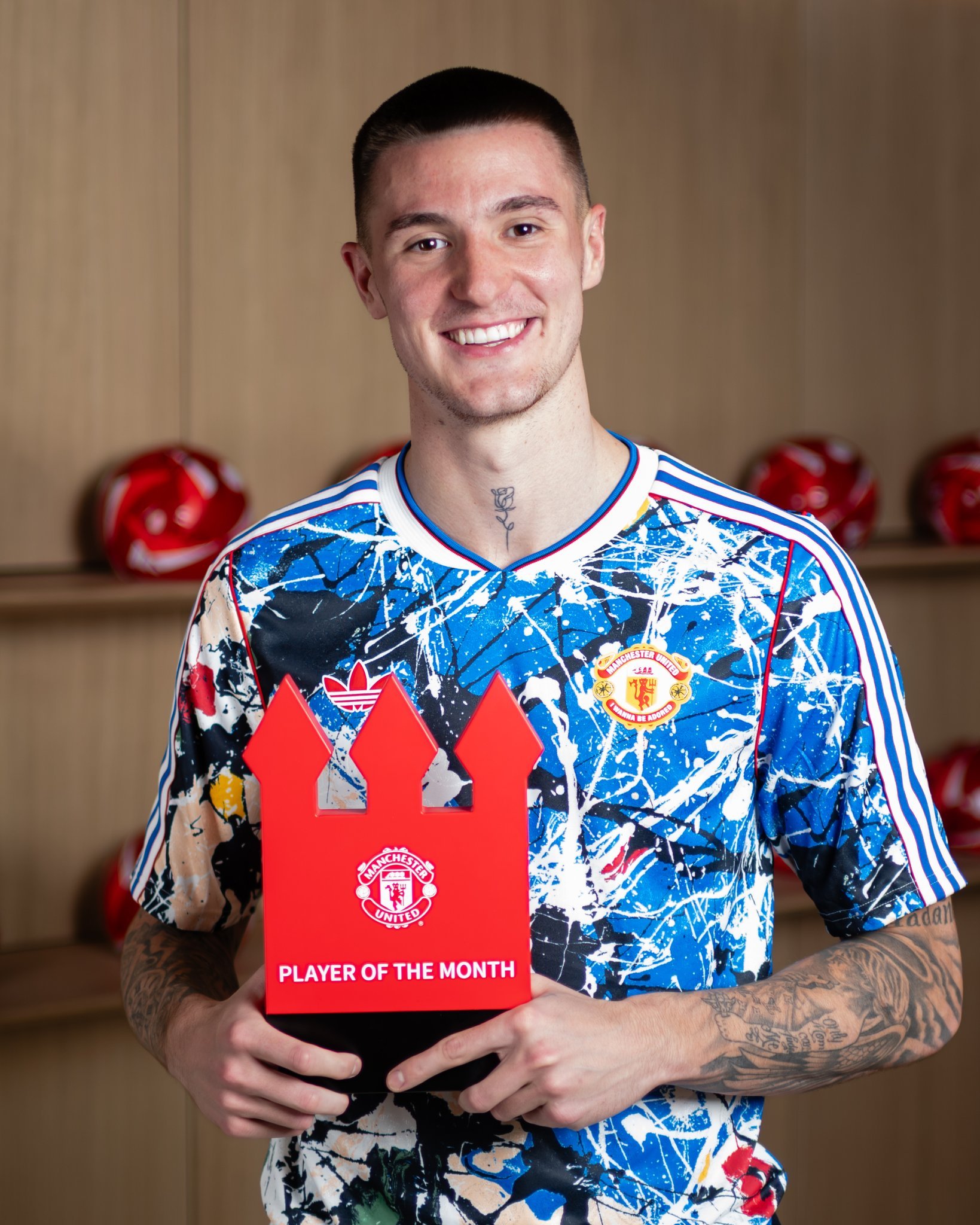 今晚大本该首发了吧曼联足球俱乐部