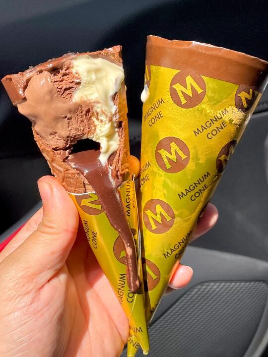 都小心点这甜筒吧……差点淹死在流心瀑布！！