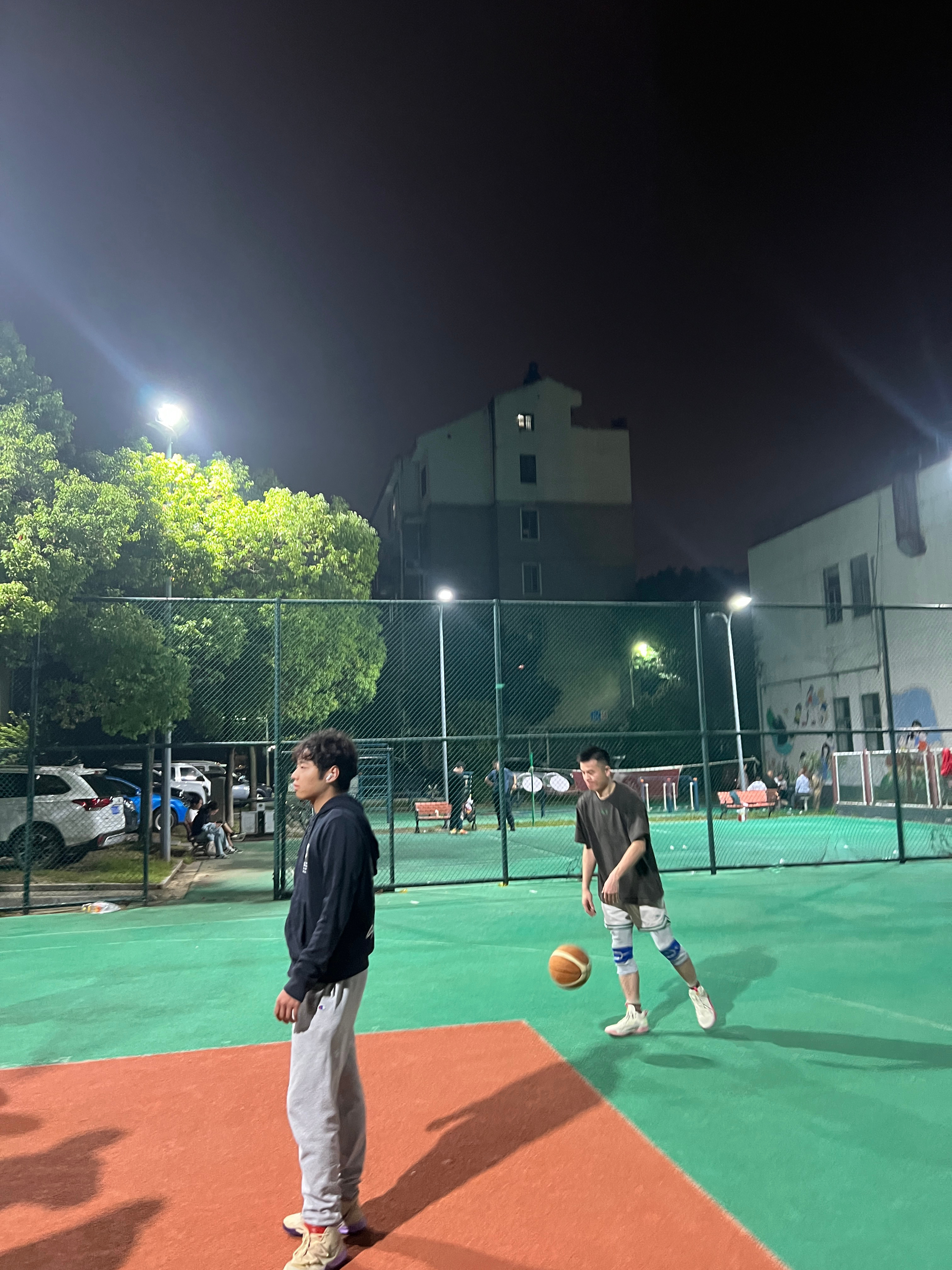 晚上出出汗，回家继续写稿。 ​​​
