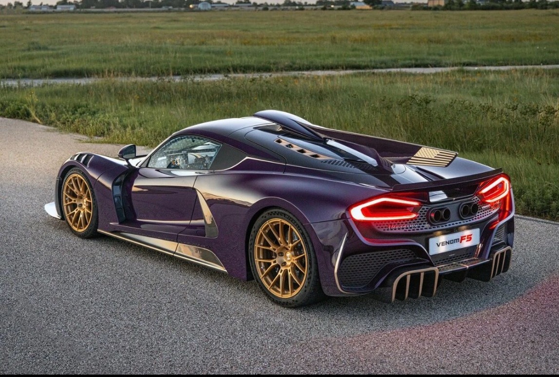 轩尼诗推出全新Venom F5-M敞篷车型，定位品牌最纯粹驾驶者向超跑，硬件规格