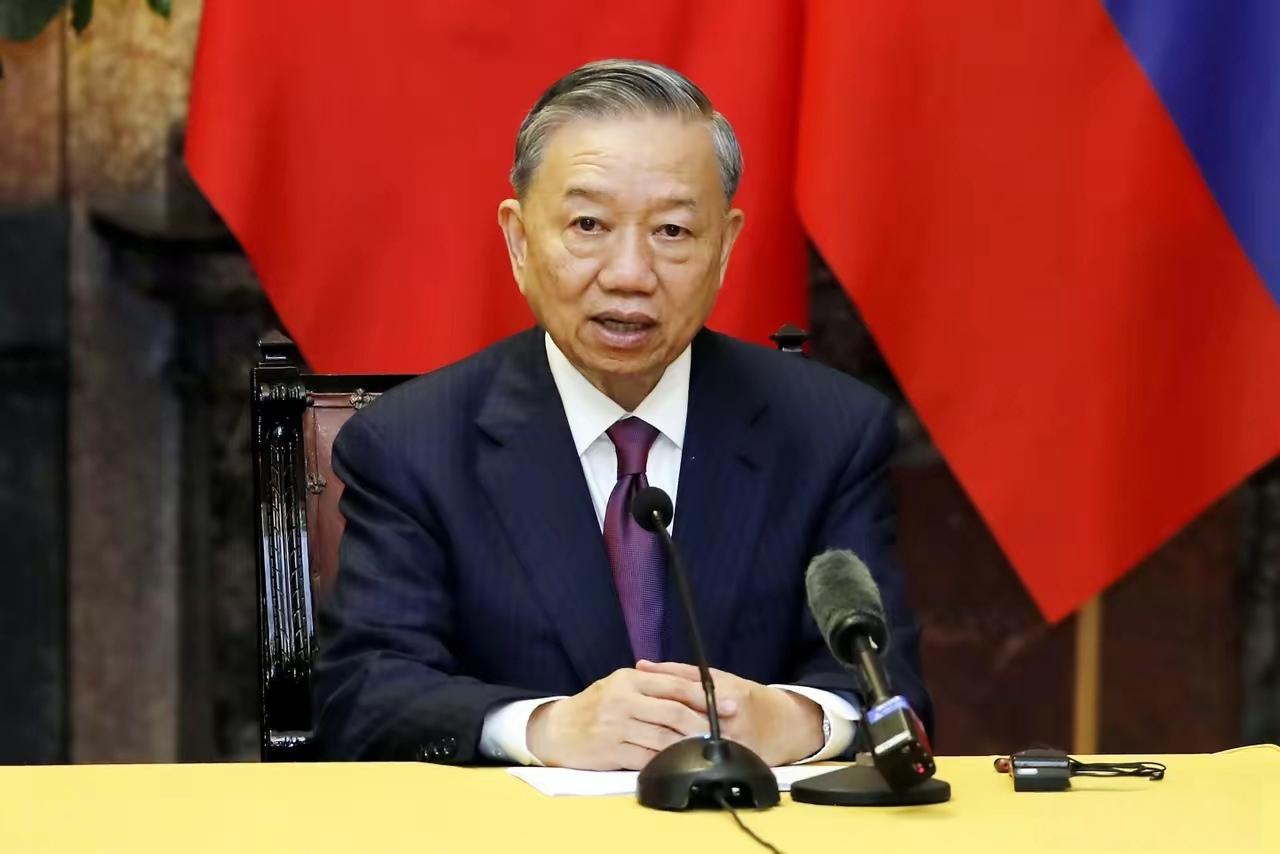 9 月 2 日越南国庆日，河内陆续收到中美俄等多国贺电。但唯独美国总统特朗普的贺