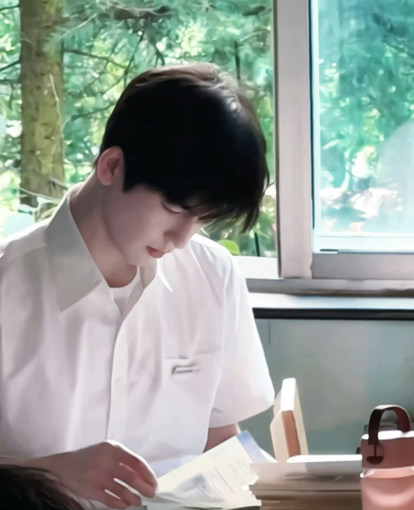 张凌赫请安保喝咖啡张凌赫让安保多担待粉丝 原来那次深圳线下张凌赫请了安保团队在内