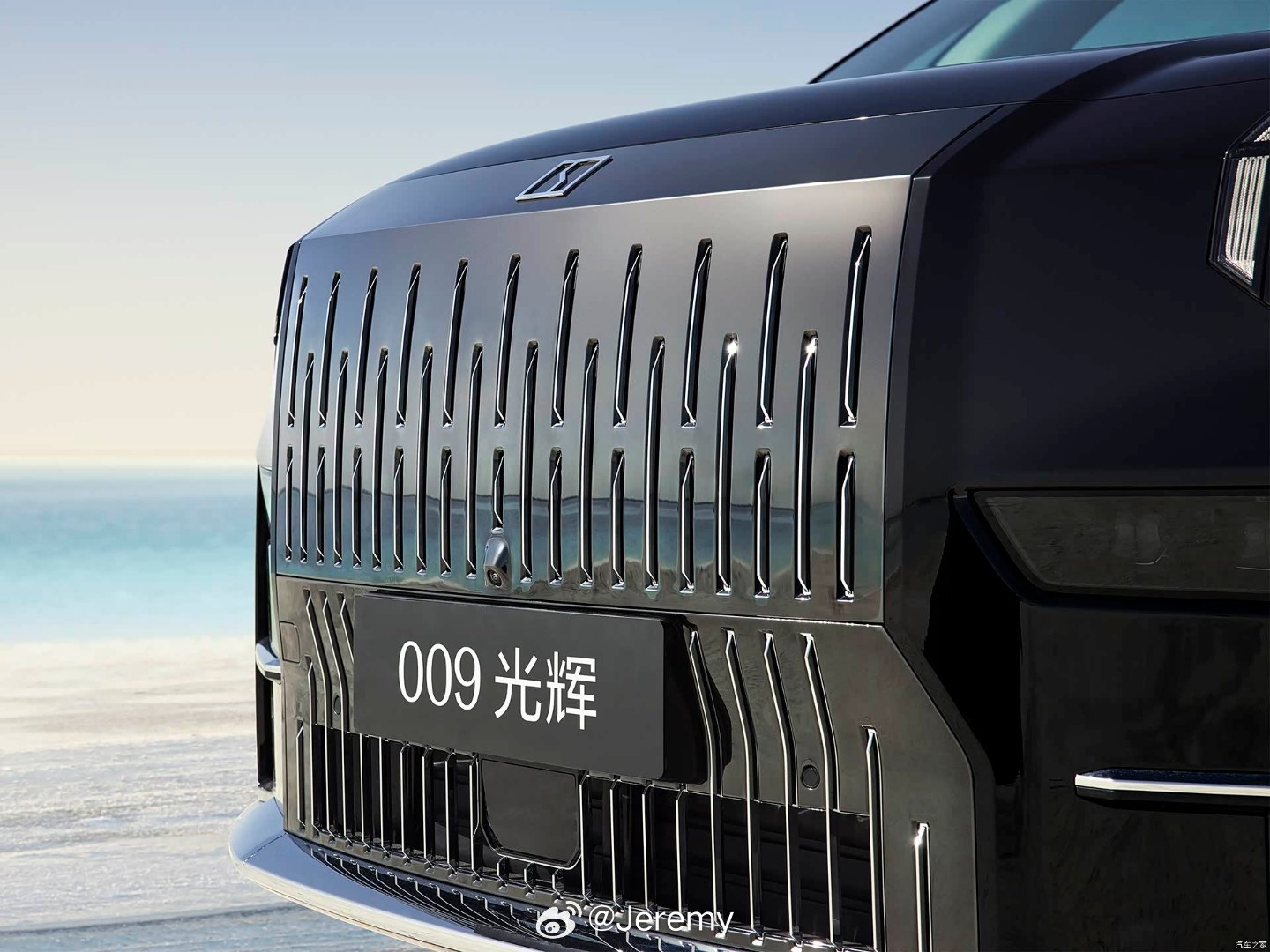 FREELANDER神行者全球首秀 初看概念车(图1)的前脸，对着正面这么大一块