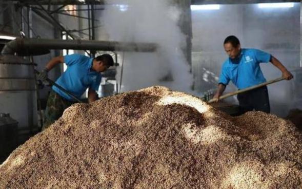 很多国家都以为中国是傻瓜，人傻钱多，都在等机会狠狠敲诈中国一笔，巴西大豆握着中国