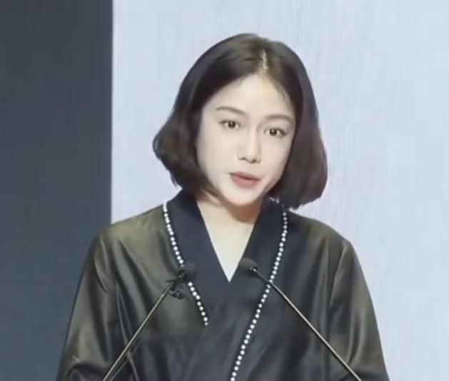 翁帆50岁状态，她进入了人生最佳时期。

经历过跟杨振宁的旷世之恋后，翁帆的气质