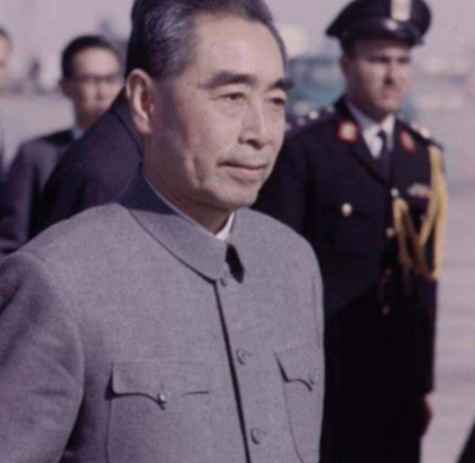 1951年，彭德怀要在朝鲜枪毙周总理的女婿，总理得知后，急忙给彭德怀发电，要求将