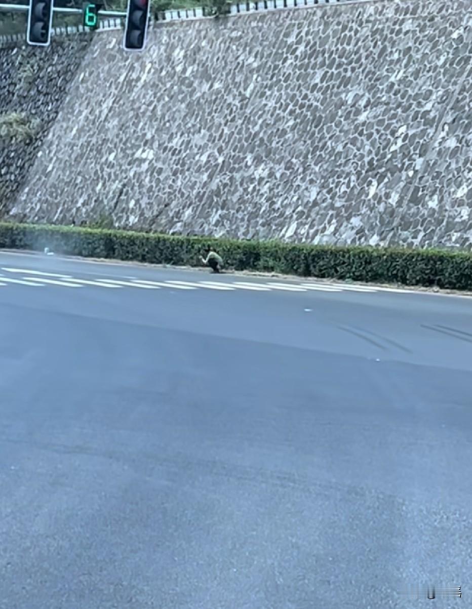 他是怎么敢的啊