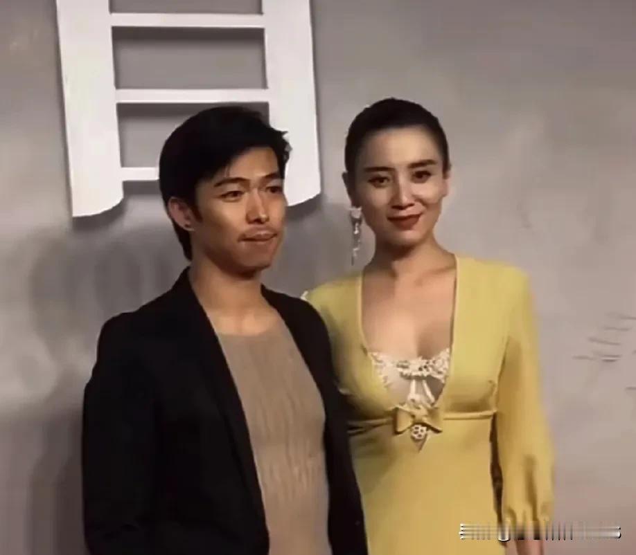 章宇和宋佳，看着就般配啊！虽然章宇不是传统意义上的帅哥，但他那种独特的魅力，让人