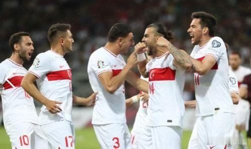 032 世界杯  土耳其 VS 巴拉圭         土耳其首战不敌澳大利亚，