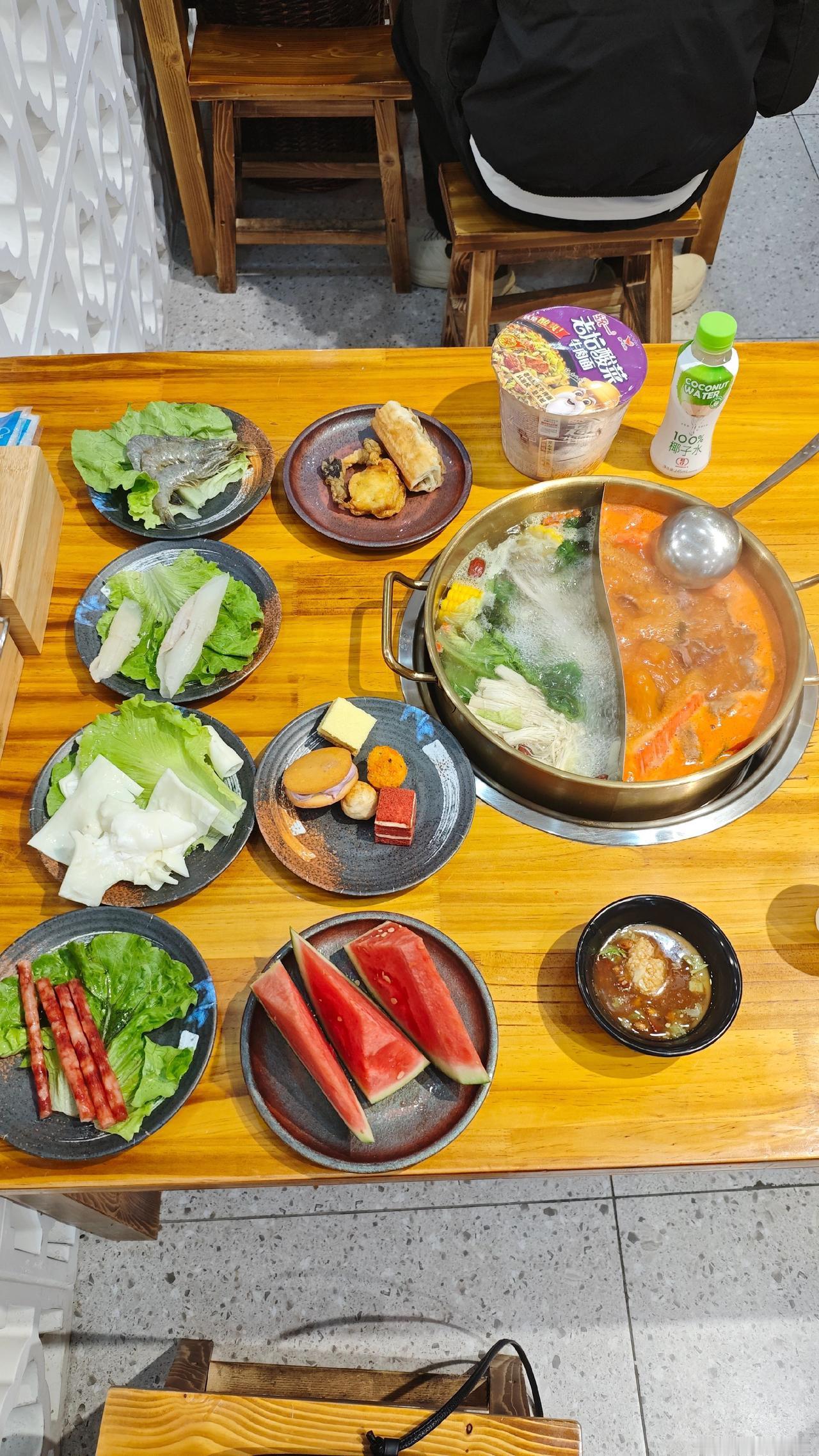 自助牛火锅，下次吃个从容的自助餐吧！火锅