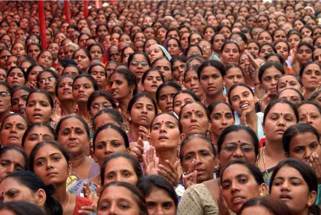 联合国 2025 年报告显示，2050 年中国人口约 12.5 亿，印度约 16