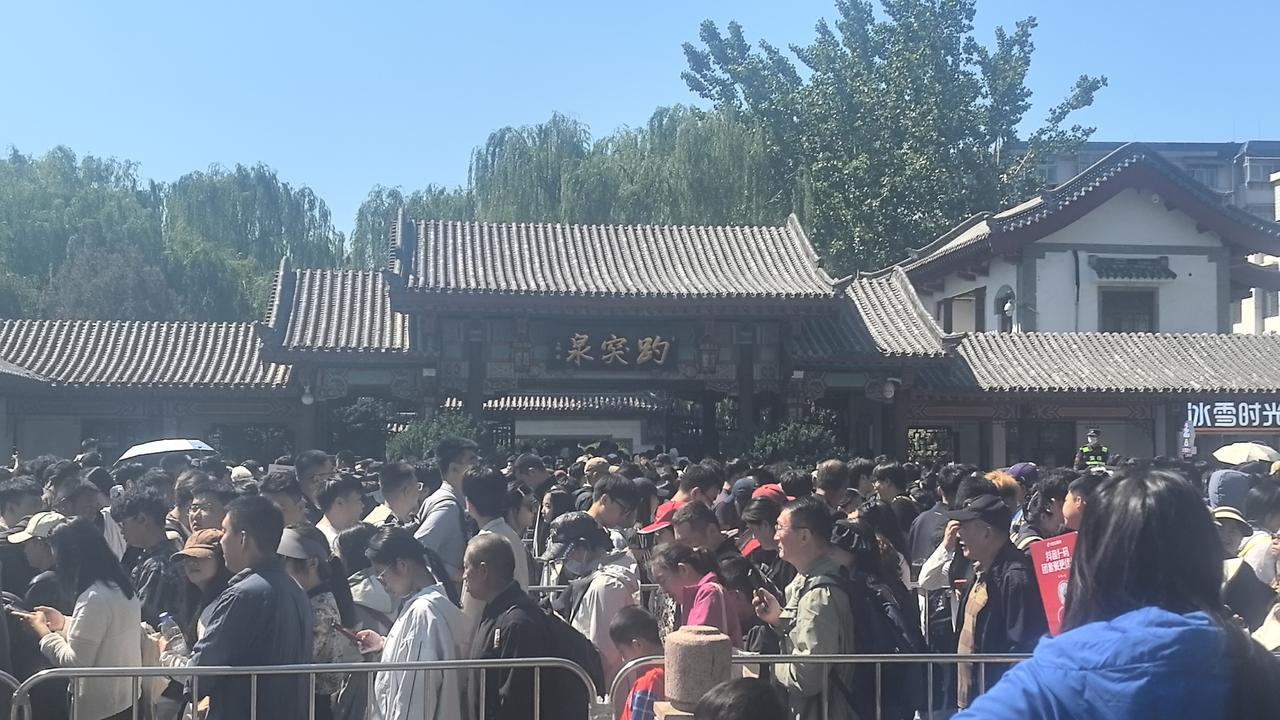 5.3趵突泉客流