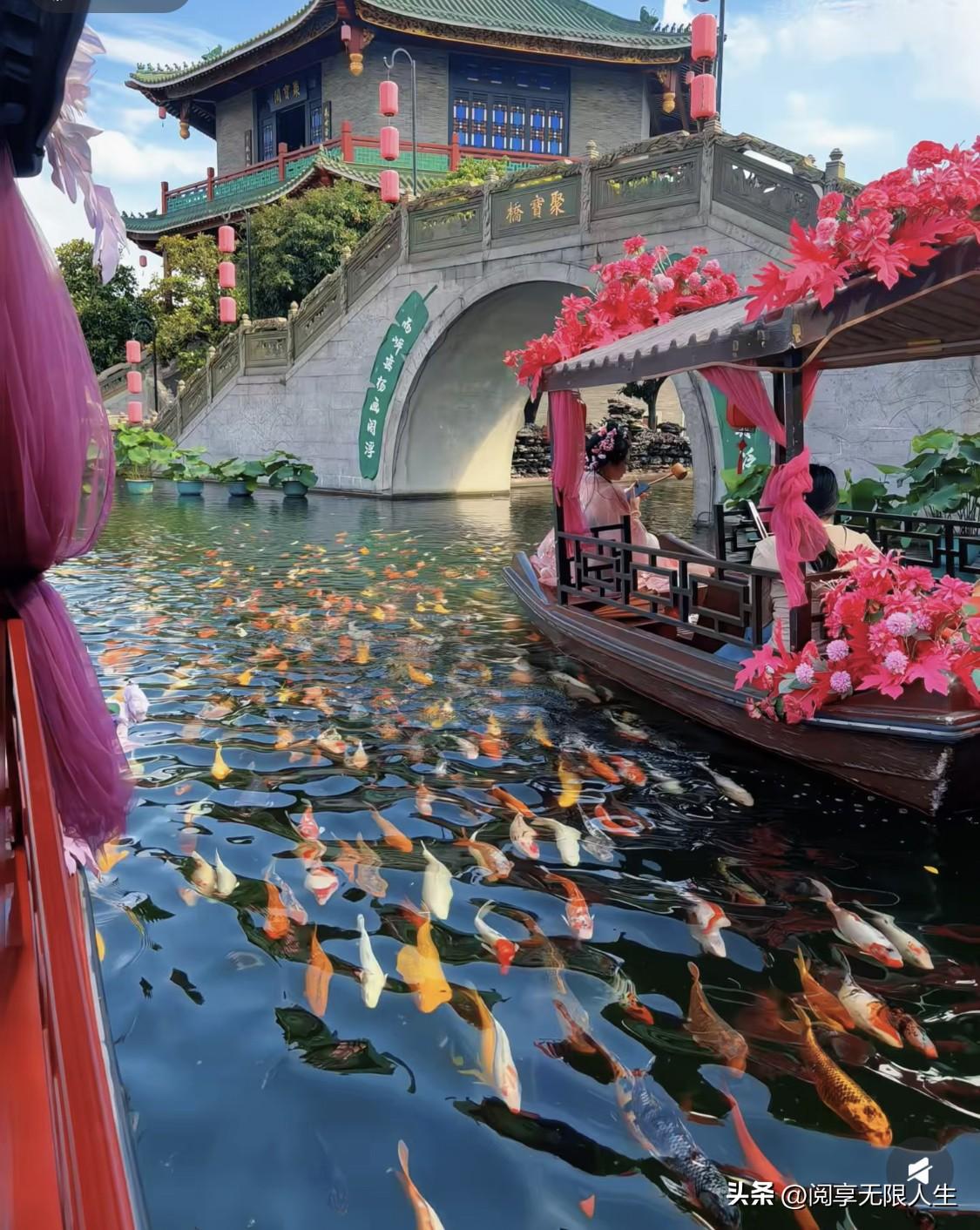 心理学家一针见血地说：
“男人都是很好色的。他就是看你长得漂亮，看你身材好，看你