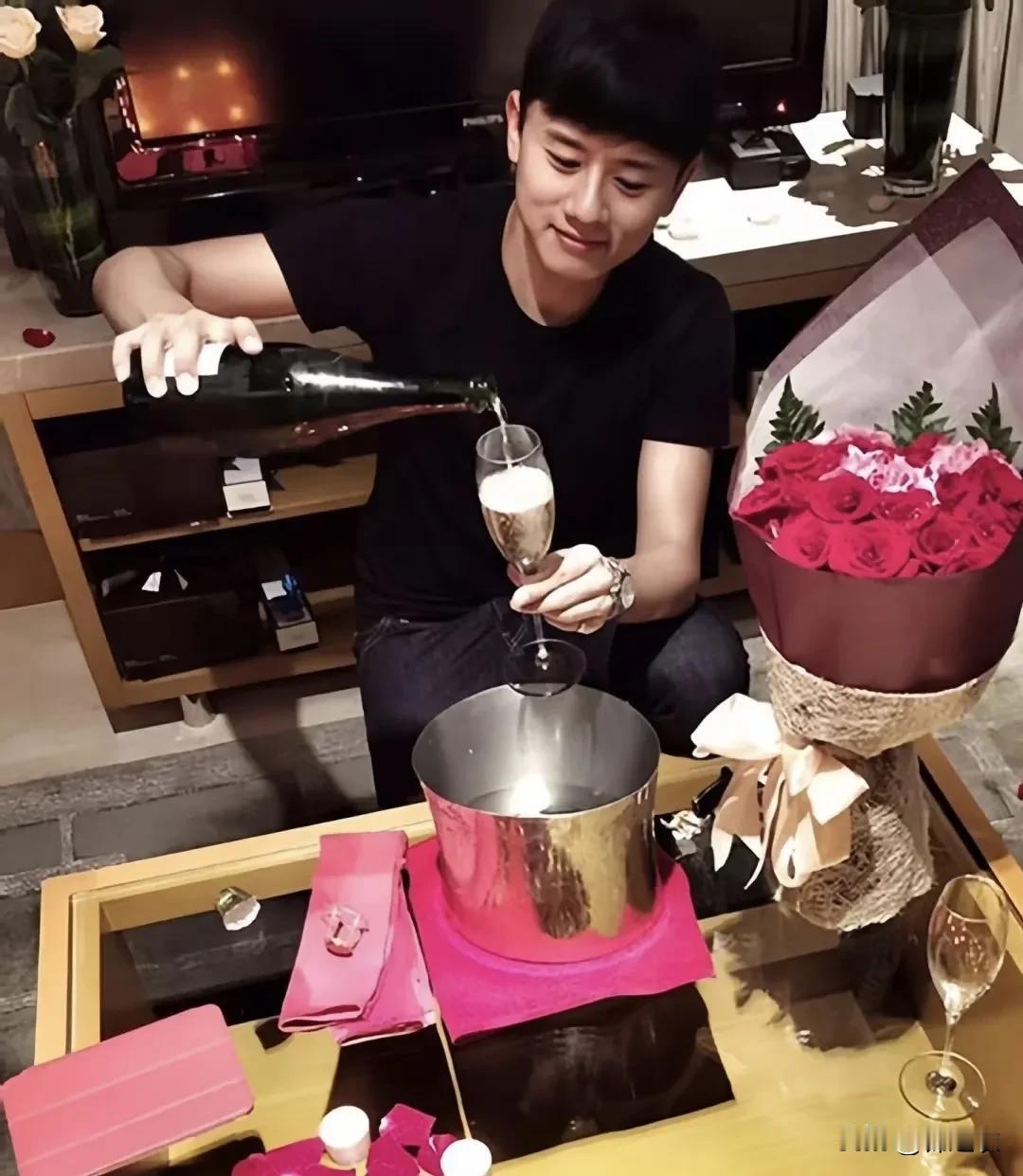 张杰和谢娜不在一起比较难，因为他们俩有点一见钟情的意思，一直勾勾搭搭，一个见第一