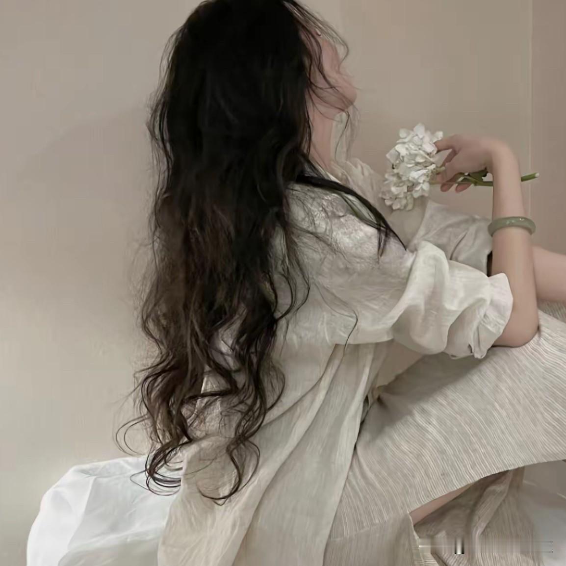 如果有一天你很难过，感觉过不下去的时候

告诉你一个办法：

去多想想他的好，别