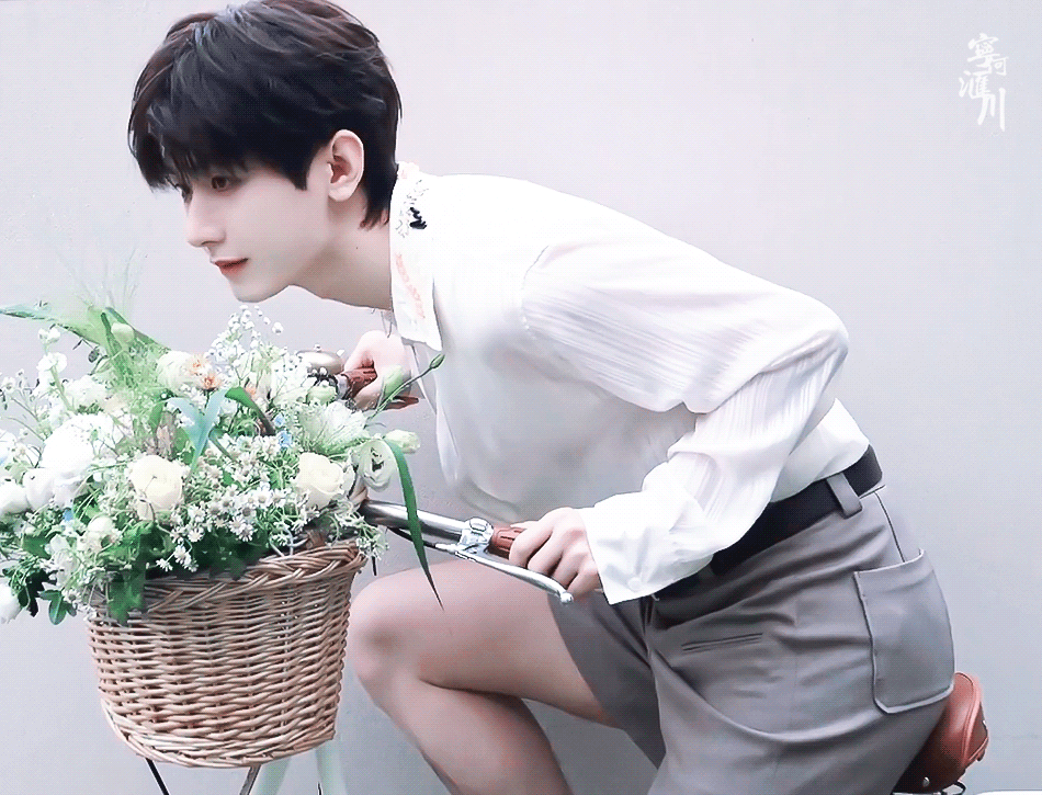 成毅狩谎cy成毅林彦廷成毅用真诚对待每一个角色，也用温柔对待身边的人！成毅｜卢云