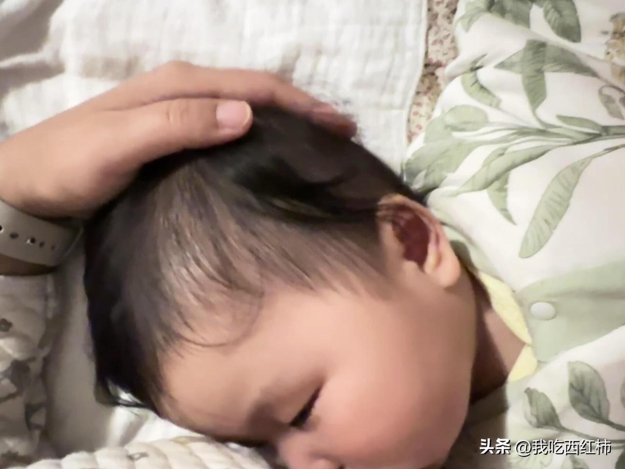 乡镇体制带娃上班
都说正月十五闹元宵，今天禁燃禁放过的比除夕那天还热闹。一晚上一