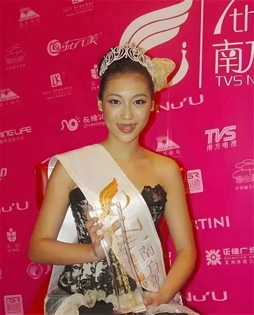 很多人都很诧异：易建联老婆这么漂亮，易建联怎么会去PC？
我很诧异，为何这么多人