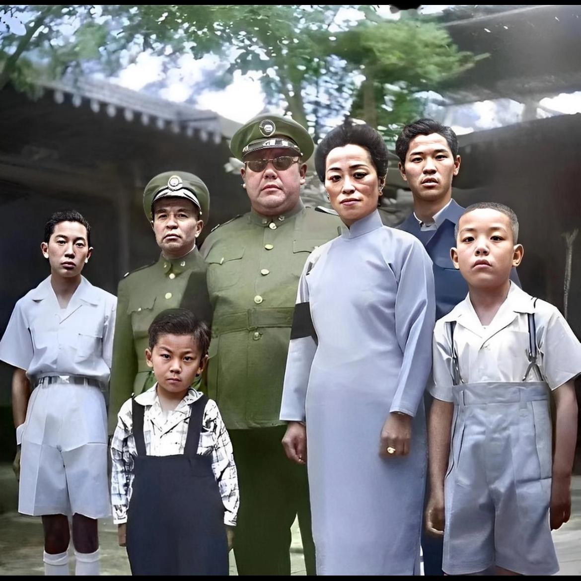 《马鸿逵的美国生活：奢华背后的阴影》

1956年，马鸿逵带着搜刮而来的巨额财富
