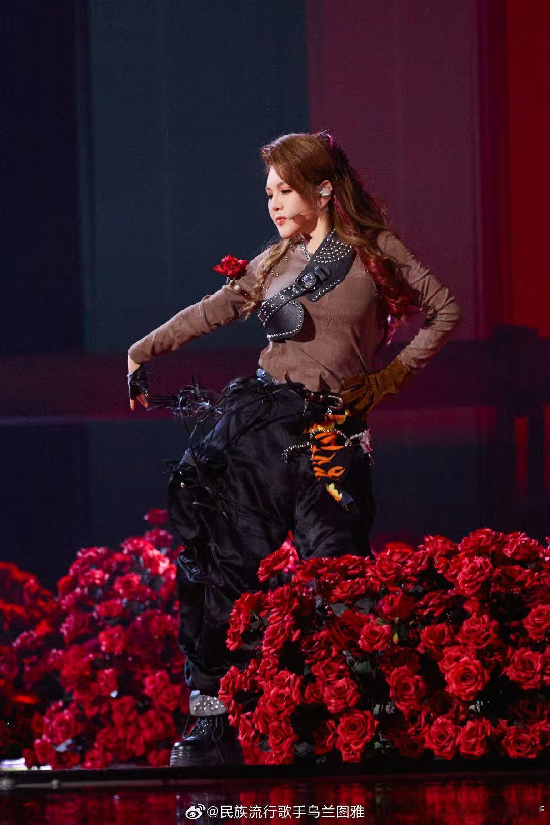 孙怡孙怡说乌兰图雅是天生歌者乘风2026父母爱情好嗑到上头！孙怡毫不掩饰对乌兰图