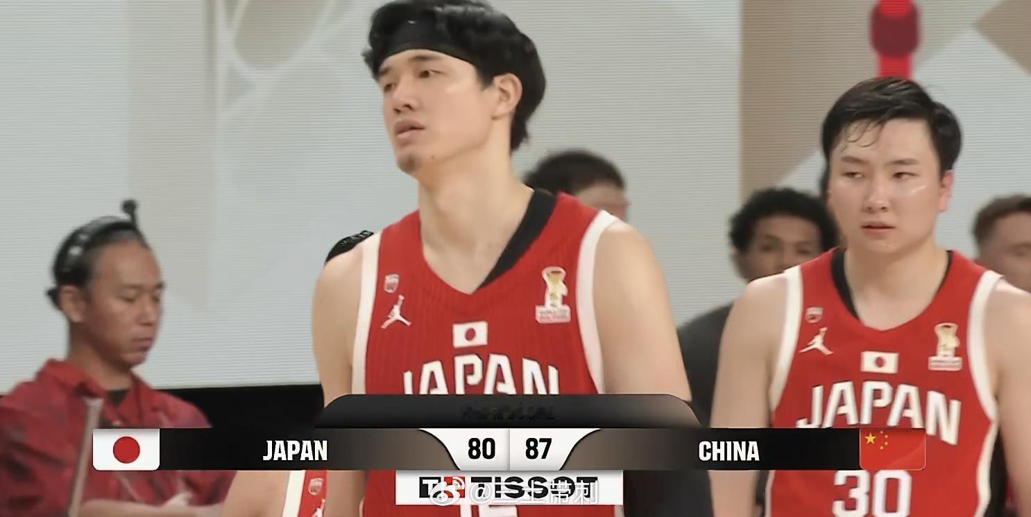 中国男篮vs日本男篮 15分逆转！中国男篮下半场自我救赎，客场击败日本！爽！！！
