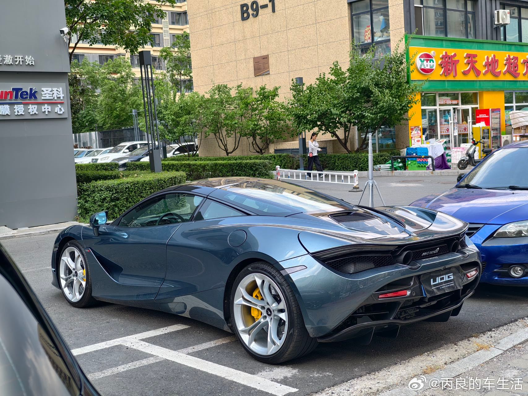 上新一台720s，19年上牌到现在 六年时间就开了3千公里，这是纯买回来放着了[