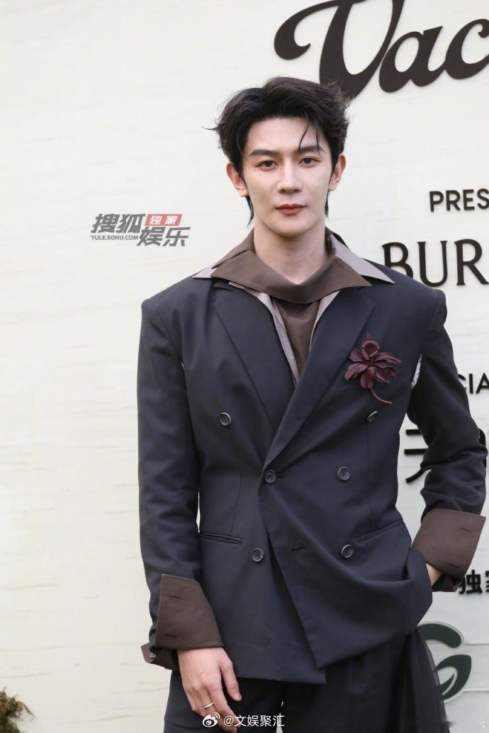 夏之光vogue盛典生图夏之光红毯状态夏之光vogue盛典生图不张扬不浮夸的穿搭