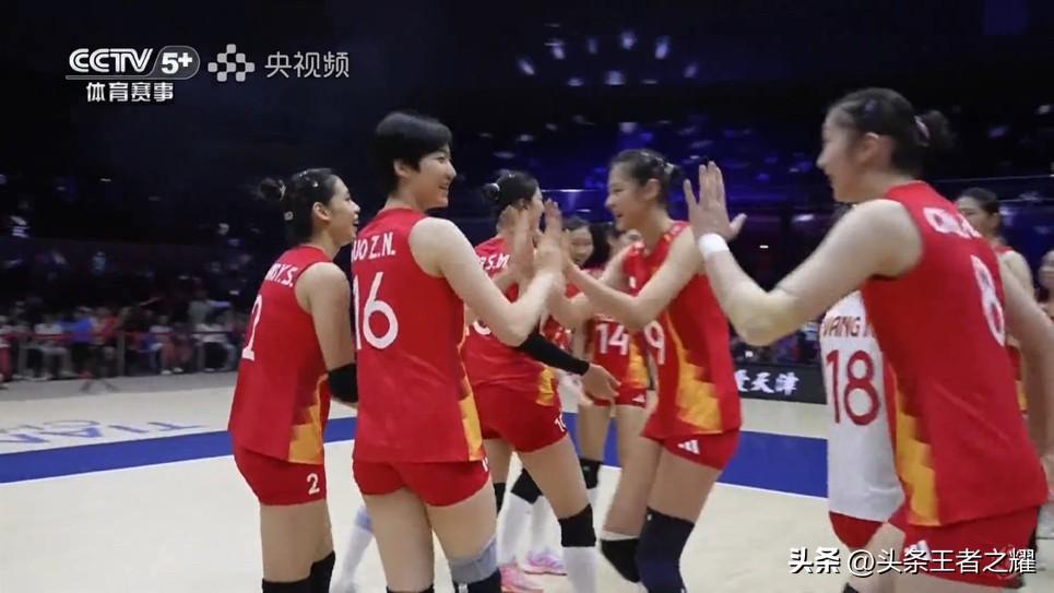 江苏女排有资格进国家队的队员。
[玫瑰]第一是张梓萱，小孩有灵性，心理素质好，大