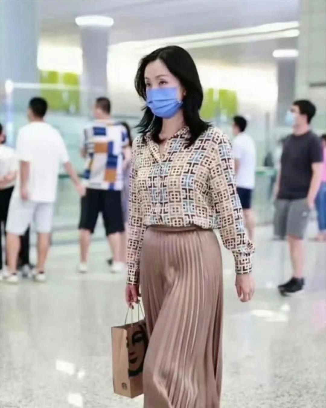 52岁的陶虹和普通人没啥两样，就像个普通的大妈 ​​​